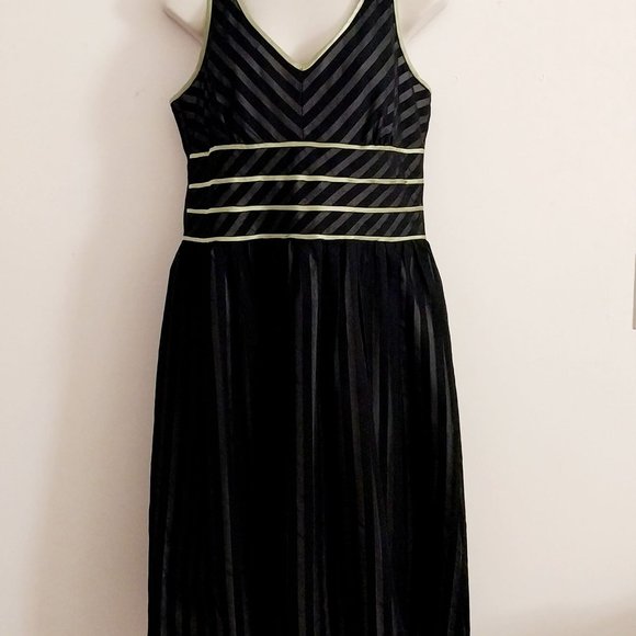 Signature by Robbie Bee Dress Size 12 Petite - Picture 2 of 9